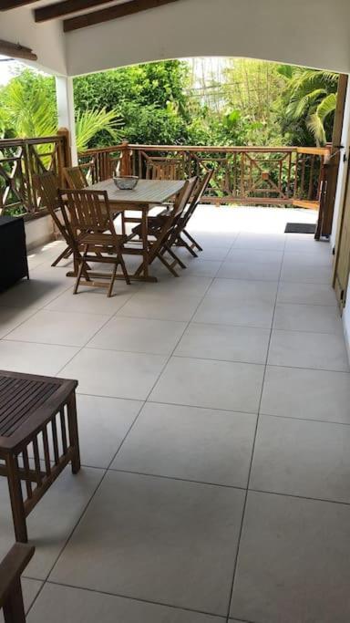 Le Cosy Paletuvier Apartment Vieux-Bourg Екстериор снимка